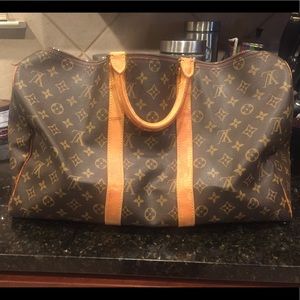 Louis Vuitton travel bag!! Make offer!